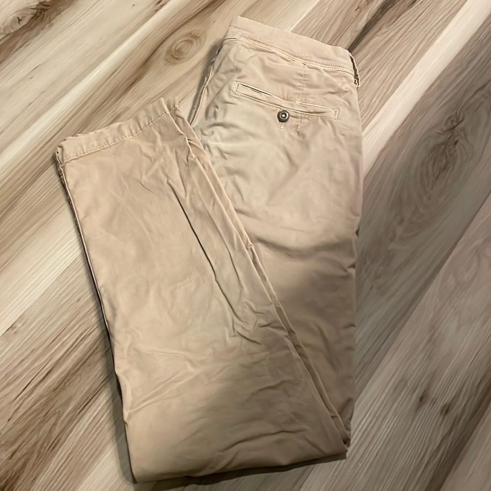 30x32 American eagle extreme flex khakis